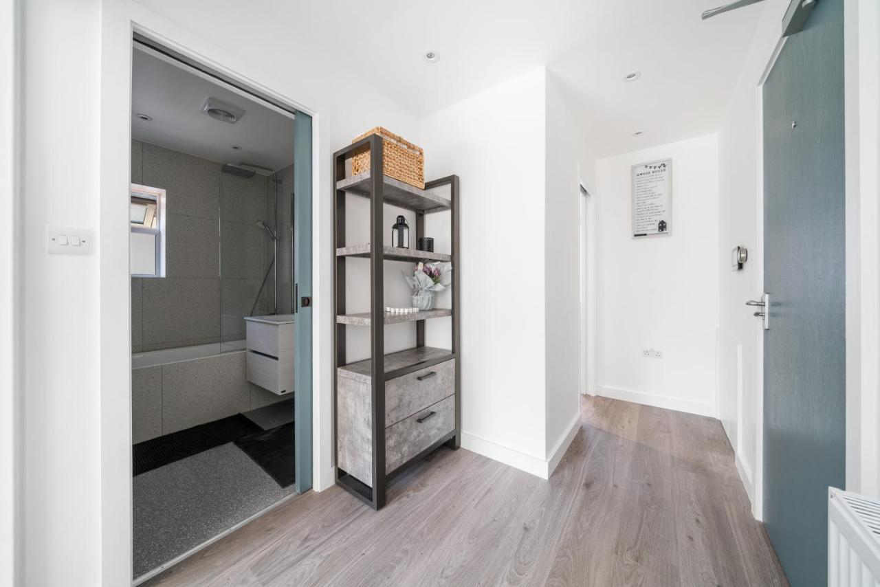 Newly Refurbished 2 Bed Flat Lägenhet Mill Hill Exteriör bild