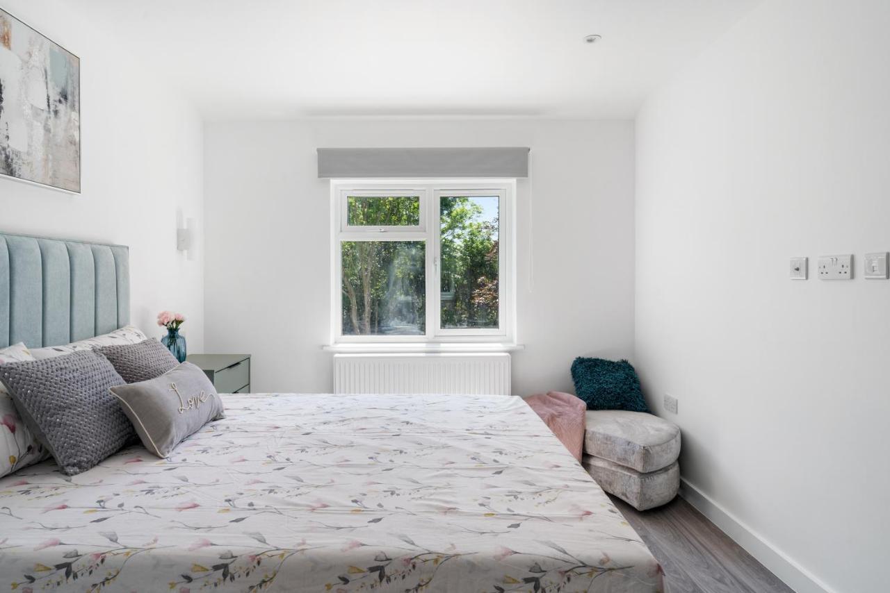 Newly Refurbished 2 Bed Flat Lägenhet Mill Hill Exteriör bild