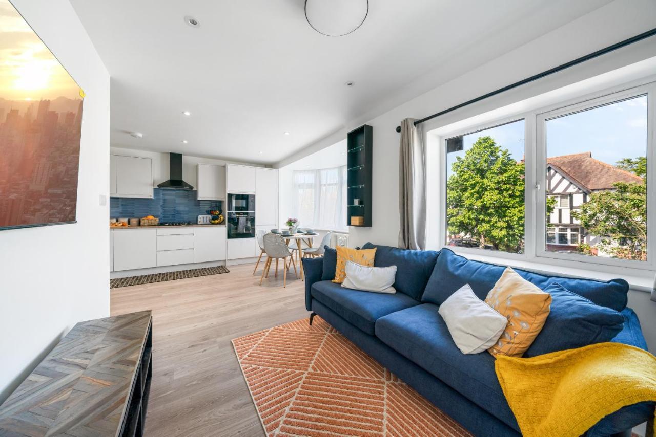 Newly Refurbished 2 Bed Flat Lägenhet Mill Hill Exteriör bild