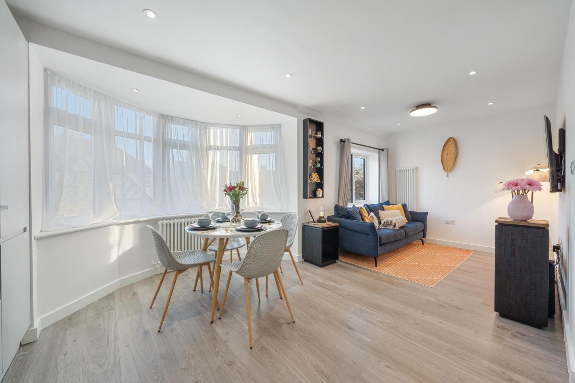 Newly Refurbished 2 Bed Flat Lägenhet Mill Hill Exteriör bild
