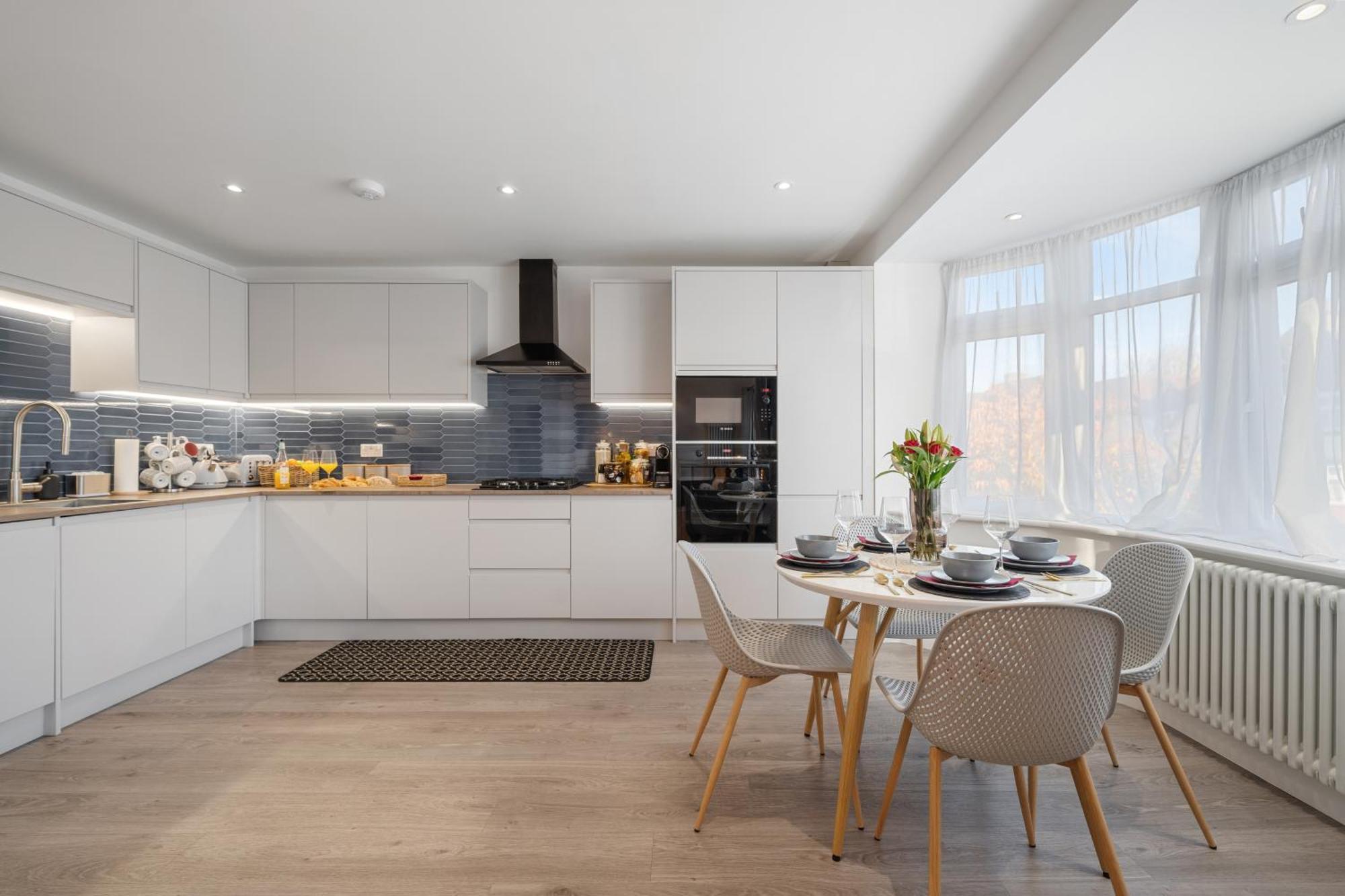 Newly Refurbished 2 Bed Flat Lägenhet Mill Hill Exteriör bild